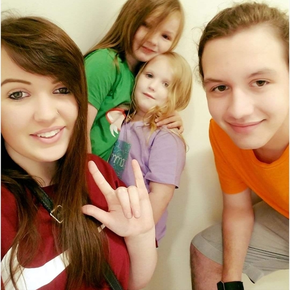 Meet your Posher, Lola - Picture 6 of 15